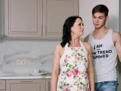 Садо мазо, Большие сиськи, Постарше, Собачьи, Фетиш, Русские, Обвисшие сиськи, Сосущие