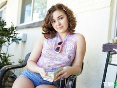 Grosse titten, Blasen, Hundestellung, Im freien, Pov, Muschi, Kurzes haar, Dürr