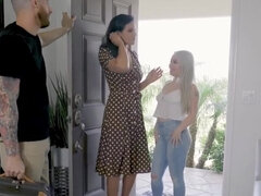 Grosser arsch, Bekleidet, Frau frau mann, Hd, Mutti, Pornostars, Taboo, Eng