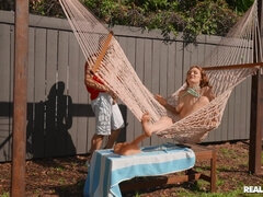 Dormitorio, Engañando, Atragantadas, Masturbación, Madres para coger, Al aire libre, Coño, Juguetes