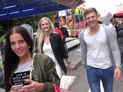 Blasen, Doppelpenetration, Flotter vierer, Handjob, Geld, Im freien, Pov, Rasiert