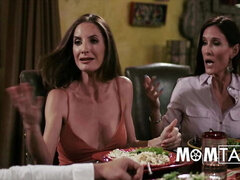 Mamada, Familia, Madres para coger, Mamá, Madrastra, Sorpresa, Tabú, Trio