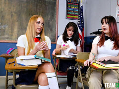Blond, Bruinharig, Sperma in gezicht, Groep, Kut duiken, Rok, Student, Lerarin