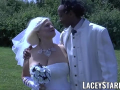 Grosser arsch, Grosser schwanz, Blondine, Braut, Oma, Hardcore, Interrassisch, Ablutschen