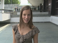 Sucer une bite, Branlette thaïlandaise, Léchez, De plein air, Public, Rasée, Adolescente, Voyeur