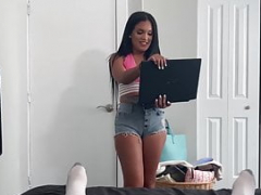 Gros cul, Grosse bite, Gros seins, Sucer une bite, Cousine, Fille latino, Soeurs, Adolescente