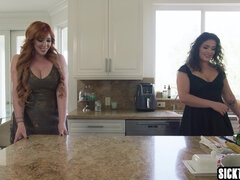 Grote lul, Pijpbeurt, Oudere vrouw, Hondjeshouding, Hardcore, Interraciaal, Moeder die ik wil neuken, Roodharige vrouw