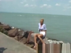 Amateur, Rubia, Orinar, Público, Solo, Adolescente, Tetas