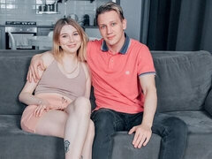 Grosser schwanz, Blasen, Paar, Hundestellung, Natürlichen titten, Kurzes haar, Jungendliche (18+), Titten