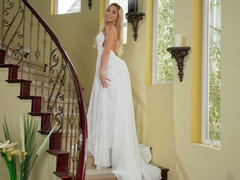 Mamada, Estilo perrito, Penetracion con dedos, Pajear, Tacones, Besar, Medias largas, Tetas