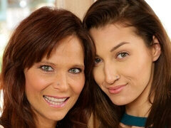 お尻, ベッドルーム, デカパイ, 指いじり, なめる, 淫乱熟女, 自然山雀, オマンコ