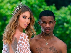 Anal, Bikini, Noire, Poilue, Hard, Bite énorme, Seins naturels, Adolescente