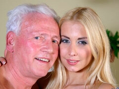 Blasen, Handjob, Hardcore, Riesig, Lingerie, Krankenschwester, Strümpfe, Jungendliche (18+)