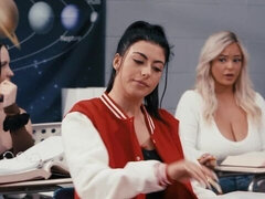 Gros cul, Gros seins, Doigter, Embrassement, Lesbienne, Mère que j'aimerais baiser, Bureau, Dénudage
