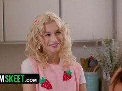 Baby sitter, Blonde, Hd, Embrassement, Monstre, Orgasme, Chatte, Adolescente