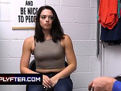 Grosser arsch, Braunhaarige, Süss, Kehlenfick, Aufs gesicht abspritzen, Fingern, Lingerie, Reiten