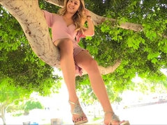 Nahaufnahme, Extrem, Masturbation, Orgasmus, Öffentlich, Solo, Strümpfe, Unter dem rock