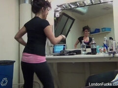 Derrière les coulisses, Gros seins, Bottes, Brunette brune, Marrant, Hd, Talons, Jarretelles