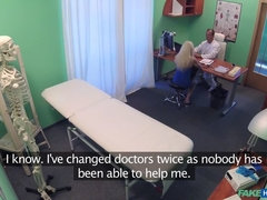 Leie, Blasen, Hundestellung, Lecken, Krankenschwester, Büro, Muschi, Hintern versohlen