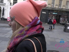 Amateur, Doigter, Petite amie, Petite femme, Pov, Public, Rasée, Mouillée