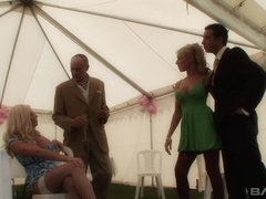 Blonde, Tir de sperme, Faciale, Lingerie, De plein air, Plan cul à trois