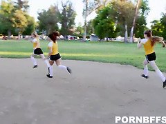 Adorable, Salle de bains, Sucer une bite, En levrette, Groupe, Jarretelles, Adolescente, Uniforme
