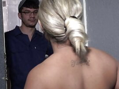 In den arsch, Braunhaarige, Gehörnter ehemann, Frau, Reif, Milf, Orgasmus, Spanner