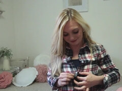 Chambre à dormir, Bikini, Blonde, Sucer une bite, Preservatif, Jeans, Pov, Adolescente