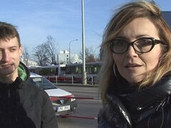 Grote mammen, Blond, Pijpbeurt, Brillen, Handbeurt, Penis, Gezichtspunt, Geschoren