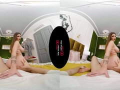 Gros seins, Sucer une bite, Brunette brune, Plantureuse, Couple, Hard, Tatouage, Nénés