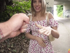 18 jaar, Grote kont, Grote mammen, Pijpbeurt, Hondjeshouding, Gezichtspunt, Mager, Tiener