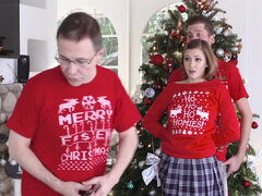 Красотки, Семья, Мамочка, Киски, Короткая стрижка, Тощие, Стринги, Подглядывание