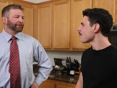 18 jahre, Blasen, Kehlenfick, Schwanz, Schwul, Orgasmus, Höschen, Onkel