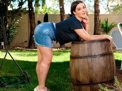 Tetas grandes, Mamada, Estilo perrito, Gorda, Pajear, Lamidas, Madres para coger, Afeitado