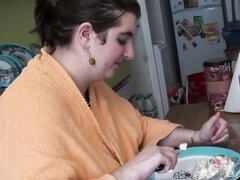 Amateur, Belle grosse femme bgf, Gros cul, Grosse bite, Sucer une bite, Brunette brune, Mère que j'aimerais baiser, Cheveux courts