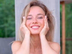 Cul, Blonde, Béant, Lunettes, Branlette thaïlandaise, Masturbation, De plein air, Adolescente