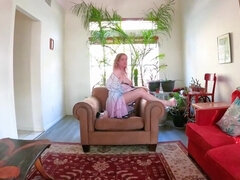 Leie, Grosser arsch, Blondine, Blasen, Familie, Natürlichen titten, Pov, Taboo