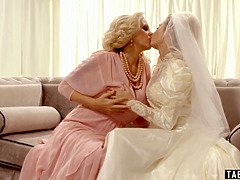 Brijd, Dochter, Hd, Rijpe lesbienne, Kut duiken, Stiefmoeder, Tiener, Bruiloft