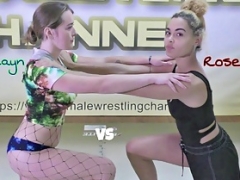 Américain, Bikini, Blonde, Brunette brune, Crêpage de chignons, Mature, Sport, Catch