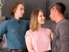 Gros seins, Blonde, Sucer une bite, Plantureuse, Cocu, Seins naturels, Adolescente, Épouse