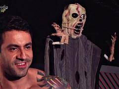 Grosse bite, Tir de sperme, Papa, Branlette thaïlandaise, Fille latino, Masturbation, Solo