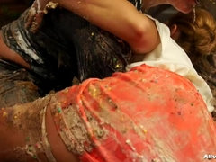 Стервы, Женские бои, Еда, Атлас, Чулки, Влажная