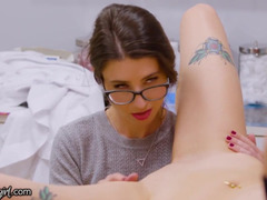 Médico, Examen, Lencería, Masturbación, Madres para coger, Madrastra, Adolescente, Trio