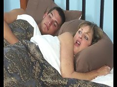 Enthousiasteling, Slaapkamer, Oudere vrouw, Hondjeshouding, Hd, Rijpe lesbienne, Moeder, Kut duiken
