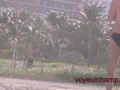 Plage, Gros cul, Exhib, Mère que j'aimerais baiser, Nue, Public, Chatte, Voyeur