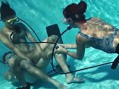 Chica, Sexo duro, Masturbación, Piscina, Público, Adolescente, Trio, Bajo el agua