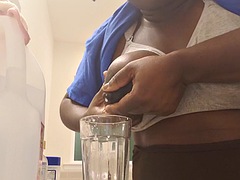 Amateur, Tetas grandes, Lactando, Masaje, Madres para coger, Pezones, Tetas