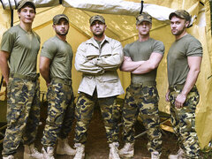 Ejército, Loco, Gay