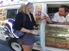 Amerikaans, Grote lul, Blond, Auto, Rok, Tiener, Tieten likken