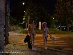 Cul, Érotique, Lesbienne, Nue, De plein air, Public, Chatte, Mouillée